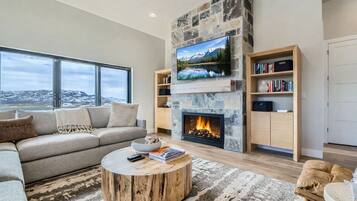 Kondominium, 4 kamar tidur | Area keluarga | Smart TV