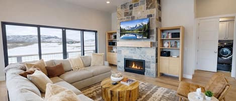 Condo, 4 Bedrooms | Living area