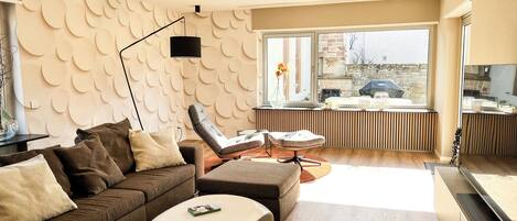 Una Smart TV, libros