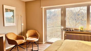 3 bedrooms, desk, free WiFi, bed sheets