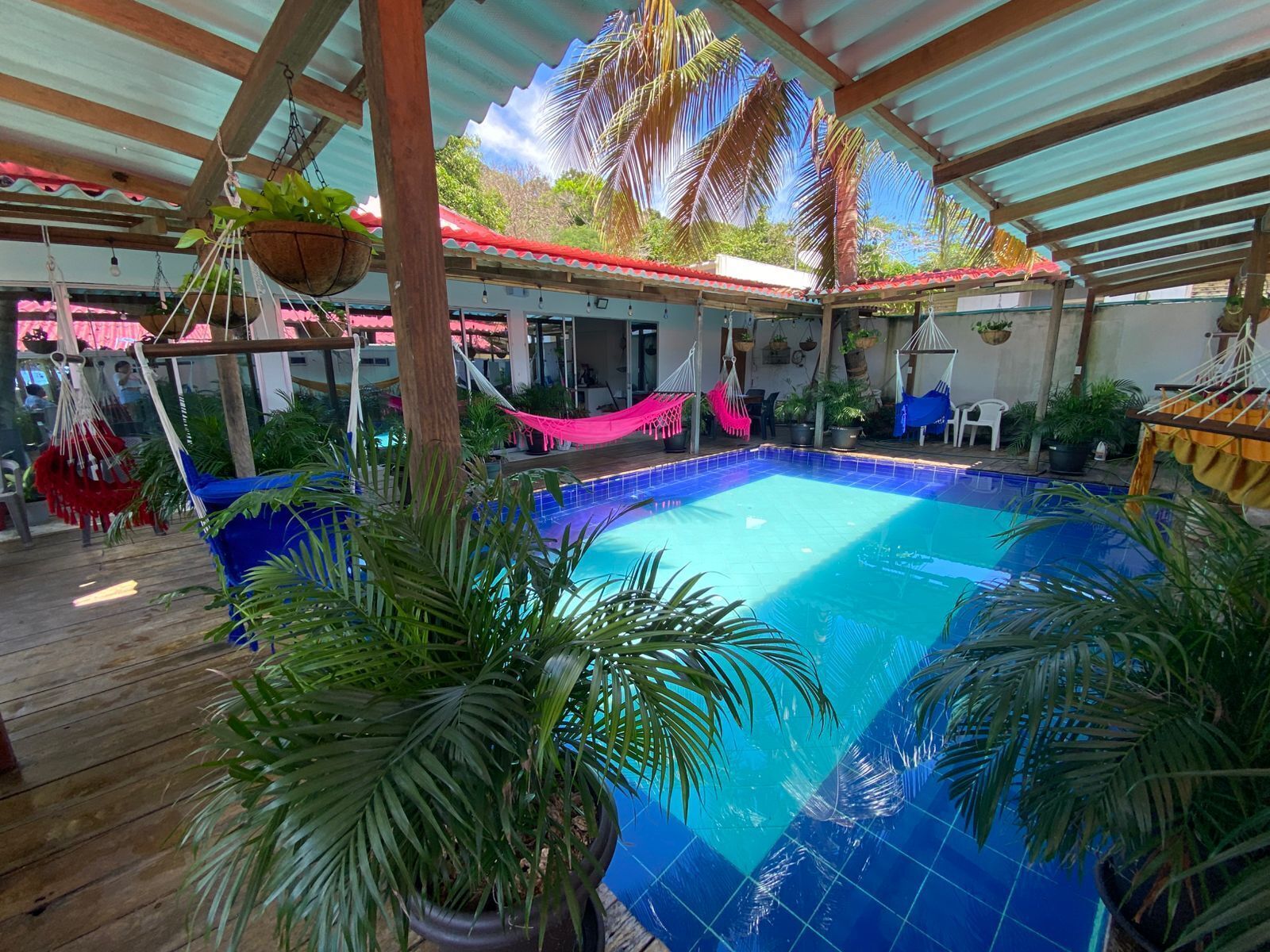 واجهة المنشأة - في المساء/الليل