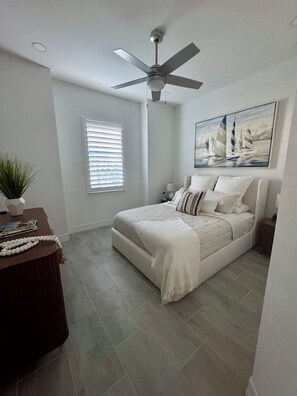 4 habitaciones, tabla de planchar con plancha, wifi y ropa de cama 