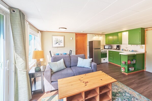 Een smart-tv en een open haard