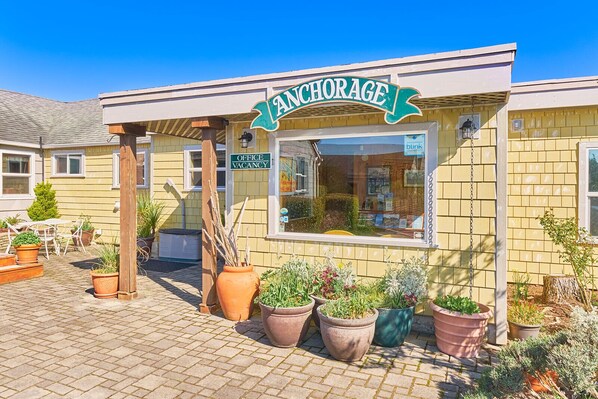 Exterior detail - PICKLEBALL! Walk to Beach, Fireplace, BBQ (ANC#3) (Long Beach)