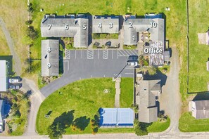 Exterior - PICKLEBALL! Walk to Beach, Fireplace, BBQ (ANC#5) (Long Beach)