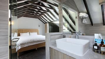 Cortinas blackout y sistema de insonorización