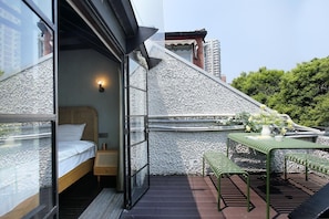 Signature-Suite, Blick auf den Innenhof, Zwischengeschoss | Terrasse/Patio