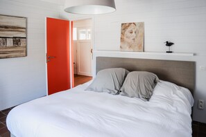 3 bedrooms, WiFi, bed sheets