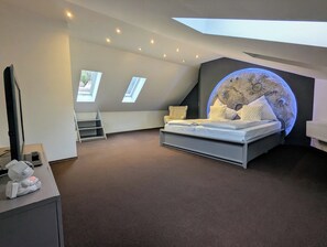 1 bedroom, iron/ironing board, travel cot, WiFi