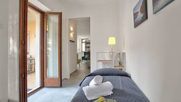 3 dormitorios, tabla de planchar con plancha, wifi gratis y ropa de cama