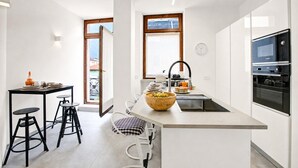Familie appartement, 3 slaapkamers, balkon (Quiet Oasis In Riva Heart with) | Privékeuken