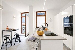 Family Apartment, 3 Bedrooms, Balcony (Quiet Oasis In Riva Heart with) | Private kitchen - Quiet Oasis In Riva Heart With Balcony Dining (Riva del Garda)