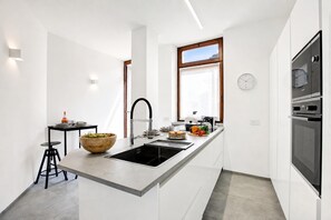 Family Apartment, 3 Bedrooms, Balcony (Quiet Oasis In Riva Heart with) | Private kitchen - Quiet Oasis In Riva Heart With Balcony Dining (Riva del Garda)