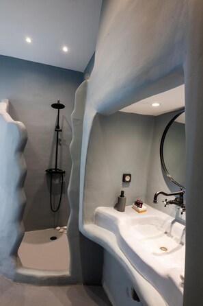Hair dryer, towels, toilet paper