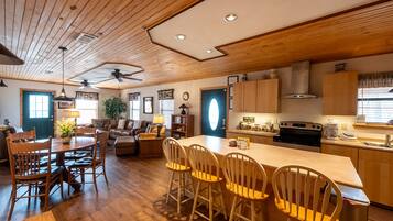 Micro-ondes, four, plaque de cuisson, lave-vaisselle