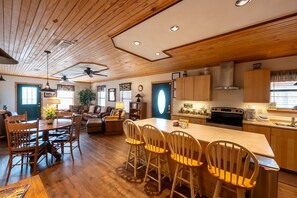 Mikrobølgeovn, ovn, kogeplade, opvaskemaskine