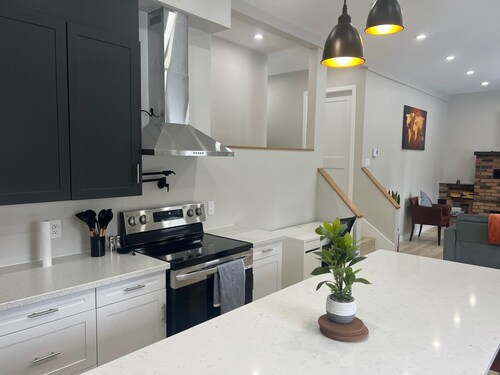 The Huron House -Relaxing getaway just steps away from Lake Huron!