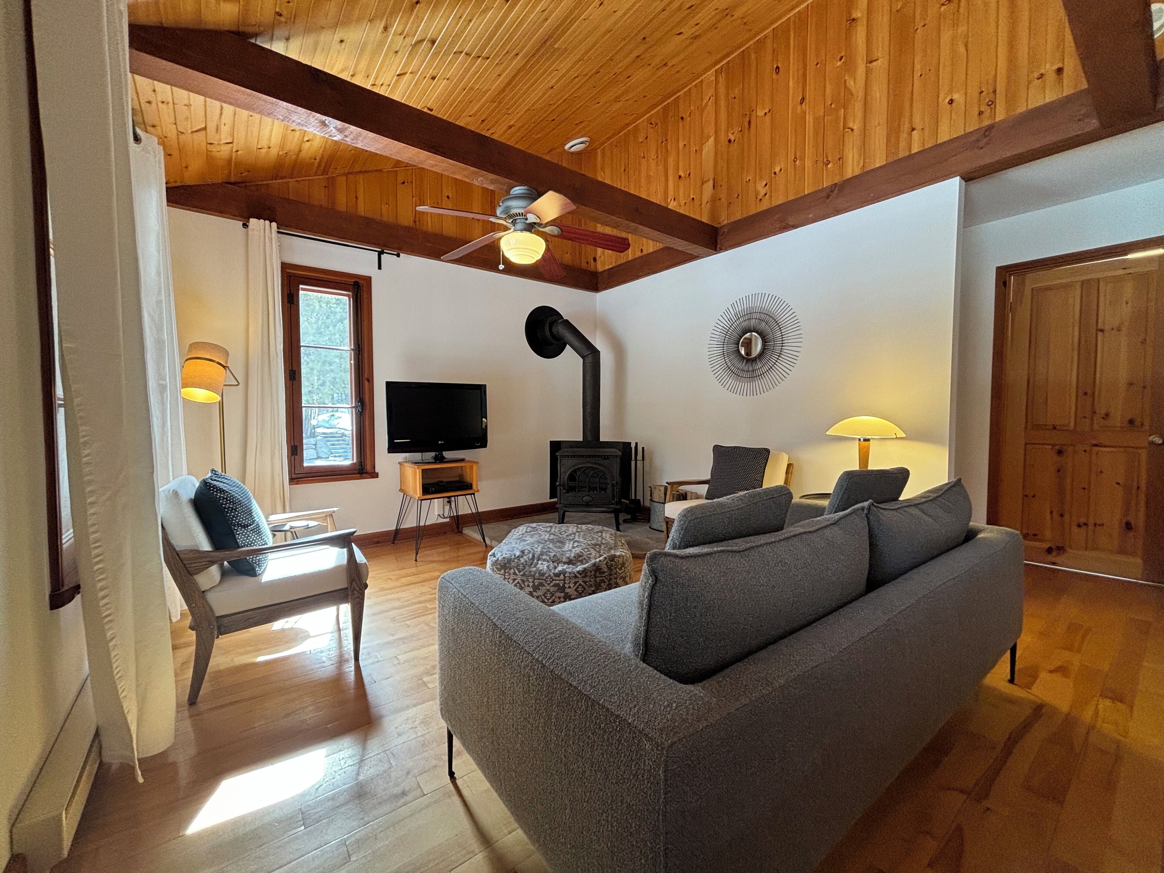 智能电视、壁炉