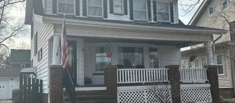 Charming 3-Bedroom Pet-Friendly Home by Lake Erie