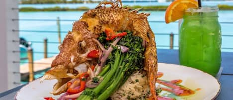 Alimentos y bebidas