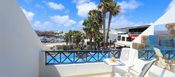 Charming 1-bedroom apartment in lovely Tías with WiFi, AC