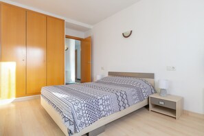 2 bedrooms, iron/ironing board, WiFi - V030 - Port Canigo, V030 - Port Canigo - Apartamento con piscina (Roses)