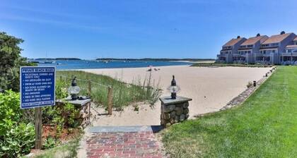 Oceanfront 3BR condo. Say no to hotels, yes to a home! 1600 ft supplies included