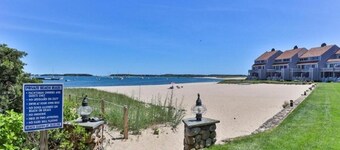 Oceanfront 3BR condo in Hyannis, 8/30-9/6 available! Second summer on the beach!