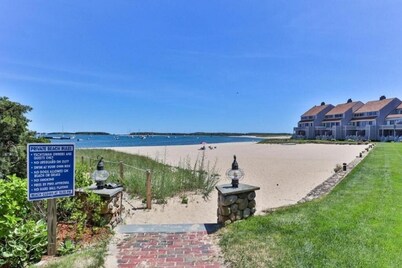 Oceanfront 3BR condo. Ideal location in historic Hyannis. 1600 sq ft of comfort!