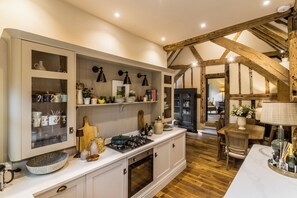 Private kitchen - Luxuriously presented converted barn set in romantic private setting. (Westcott)