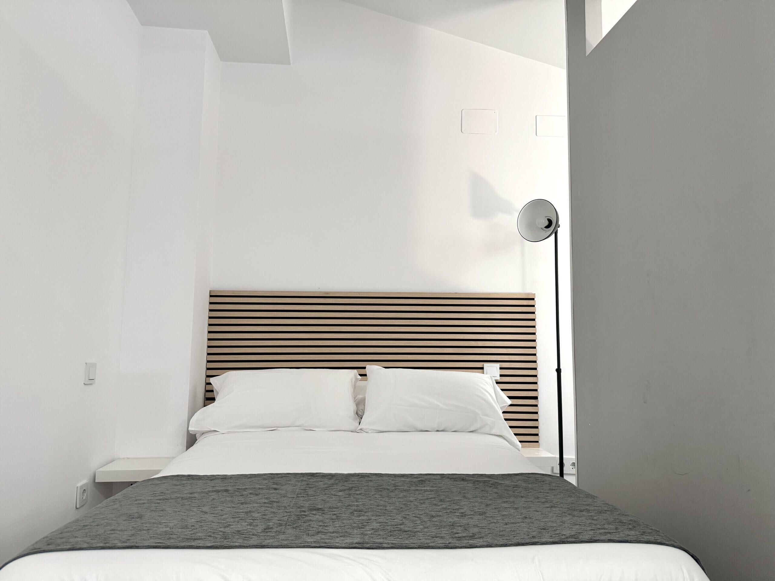 Cofres nos quartos, ferros/tábuas de passar roupa, Wi-Fi de cortesia