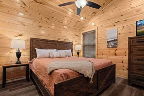 5 bedrooms, iron/ironing board, free WiFi, bed sheets