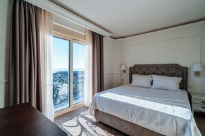 Premium bedding, Select Comfort beds, desk, laptop workspace - The Golden Legacy Hotel (Sveti Stefan)
