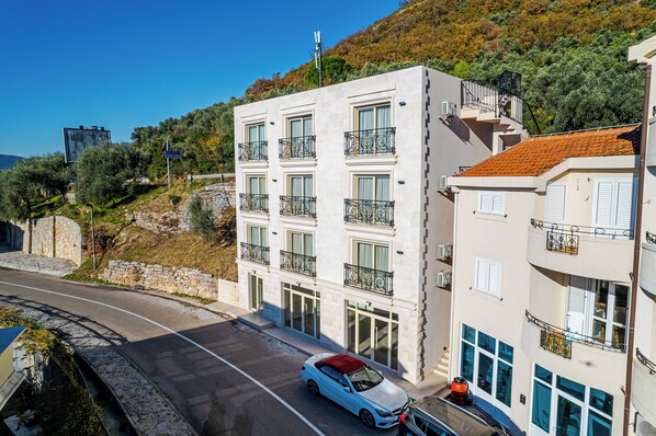 Exterior - The Golden Legacy Hotel (Sveti Stefan)