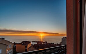 Beach/ocean view - The Golden Legacy Hotel (Sveti Stefan)