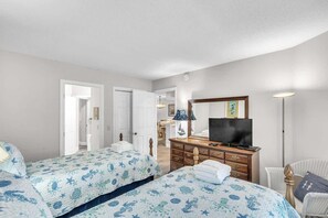 2 bedrooms, iron/ironing board, travel cot, free WiFi