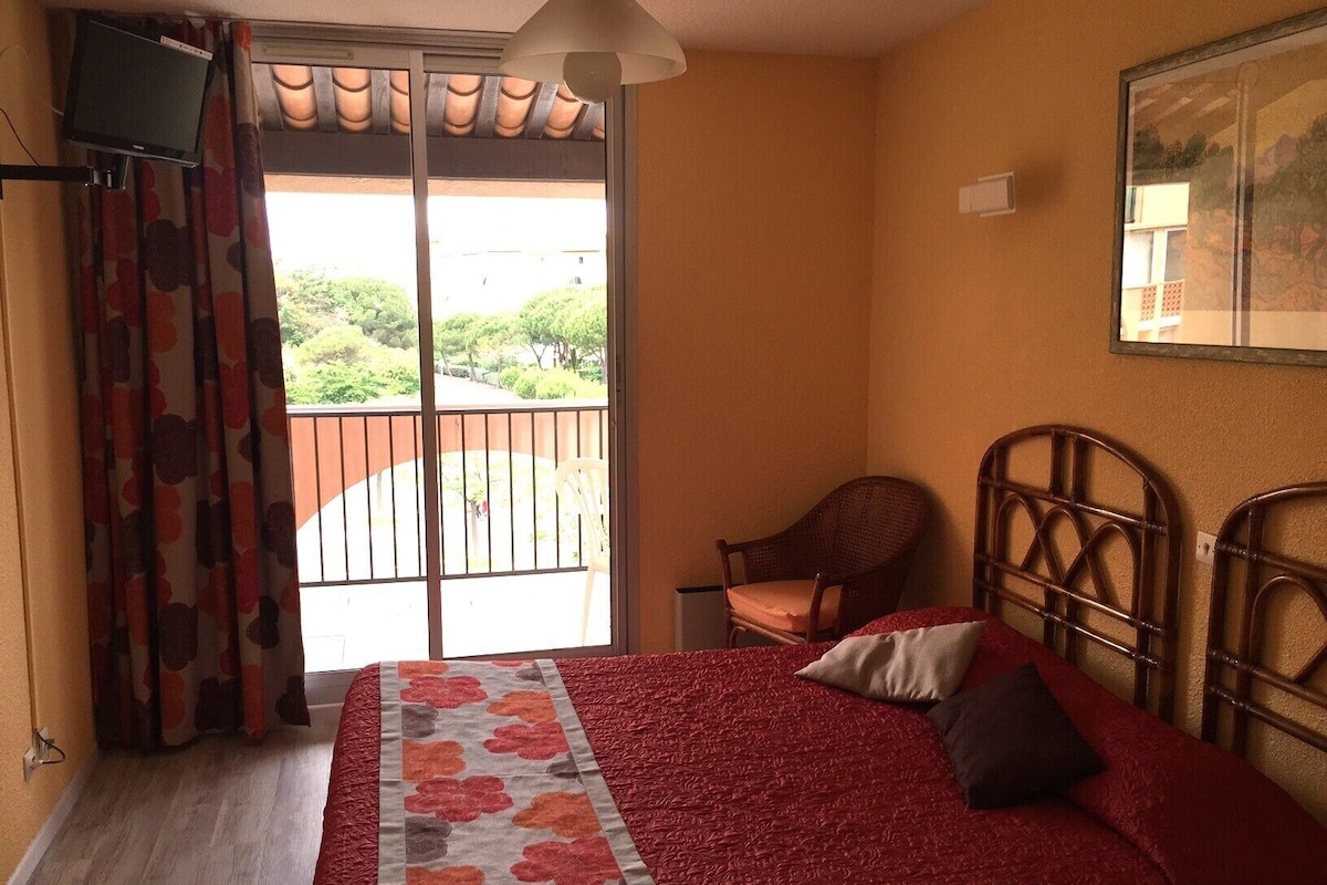 Habitación básica doble, Terraza | Escritorio, wifi gratis y ropa de cama