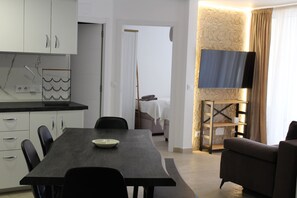 Dining - Modern flat +2  pools on roof top! (Salou)