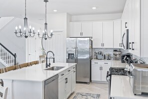 微波炉、烤箱、炉灶、洗碗机