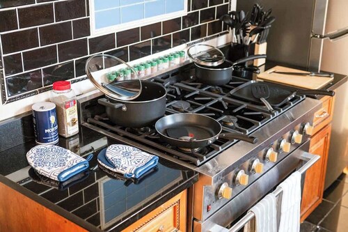 Near NYC & Transit ~ Family Friendly ~ Whole House