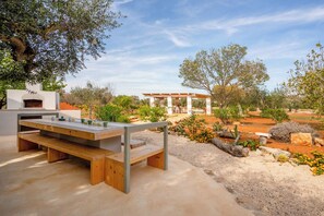 Outdoor dining - Villa New Petrose (Sava)