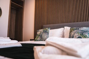 Deluxe Double or Twin Room, City View | Blackout drapes, iron/ironing board, free WiFi - Royal Apartments Bournemouth (Bournemouth)