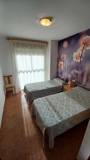 1 Schlafzimmer, Bügeleisen/Bügelbrett, Bettwäsche