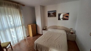 1 Schlafzimmer, Bügeleisen/Bügelbrett, Bettwäsche