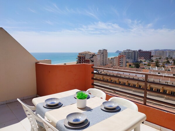 Outdoor dining - EUROPEÑISCOLA SUPERIOR (Peñiscola)