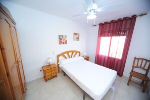 3 bedrooms, bed sheets - THE SAILORS LAKE VIEW (Peñiscola)