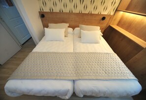 1 chambre, fer et planche à repasser, literie fournie