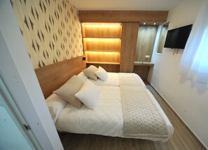 1 bedroom, iron/ironing board, bed sheets