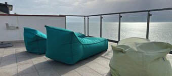 Apartamento frente al mar con azotea-terraza y vistas a las Islas Eolias.
