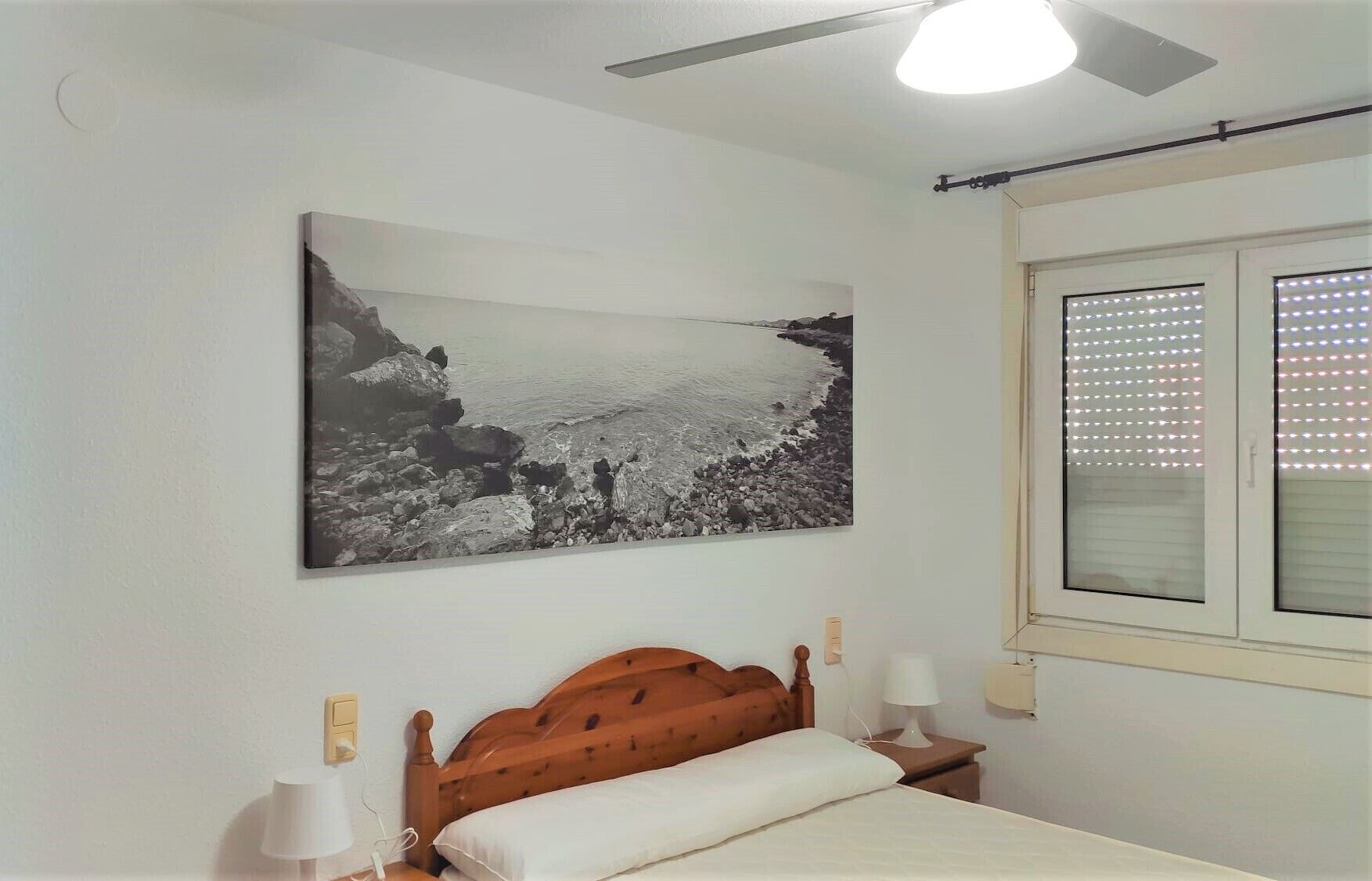 1 slaapkamer, een strijkplank/strijkijzer, beddengoed